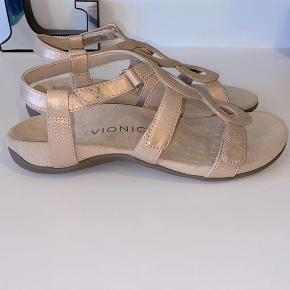 NIB Vionic Rest Jodie rose gold adjustable sandals - Picture 5 of 12